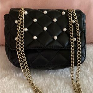 EUC Chic Black Quilted Small Bag w/ Gold Chain & Pearl Accents - Faux Leather